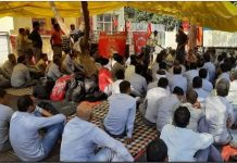 विभिन्न माँगों को लेकर बेलसोनिका के मजदूरों की भूख हड़ताल