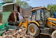 दिल्ली के श्रीनिवासपुरी में बरपा बुलडोजर का कहर