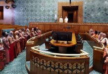 इस हुकूमत को आनेवाले दिनों में संविधान और लोकतंत्र की उपस्थिति भी गैर-जरूरी लग सकती है