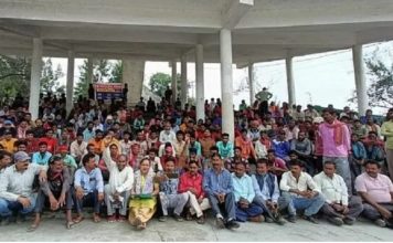 उत्तराखंड के पिथौरागढ़ में मजदूरी बढ़ाने की माँग को लेकर मिस्त्री व हेल्पर मजदूरों ने किया प्रदर्शन