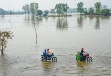 पंजाब में बाढ़ की विपदा से लौटने को मजबूर पुरबिया मजदूर