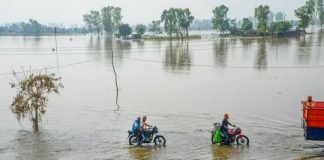 पंजाब में बाढ़ की विपदा से लौटने को मजबूर पुरबिया मजदूर