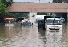 विकास के रास्ते से आती बाढ़