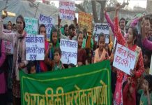 शराबबंदी के हक में क्यों हैं औरतें