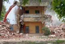 11 सितंबर से शुरू होगी विरासत बचाओ यात्रा Bulldozer on sarva seva sangh