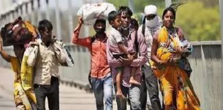 नूंह हिंसा के बाद मजदूरों का पलायन, मजदूर संगठनों ने प्रवासी मजदूरों के साथ हो रही हिंसा को लेकर प्रशासन को सौंपा ज्ञापन