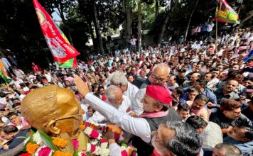 लोकनायक जयप्रकाश नारायण की जयंती पर उनकी मूर्ति पर माल्यार्पण करने से रोकना योगी सरकार का अलोकतांत्रिक कदम