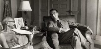 गांधी अकेला चला है!