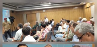 विचारोत्तेजक परिचर्चा और सवाल-जवाब से सजा यादगार पुस्तक विमोचन समारोह