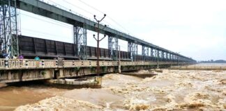 कोशी : दुःख की नदी – तुषार गांधी