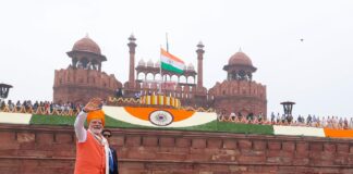 हमें कृष्ण की बांसुरी चाहिए या सुदर्शन चक्र modi