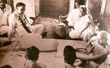 गांधी जी और आजादी का जश्न Gandhi and the celebration of independence