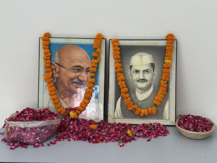 Gandhi and Shastri Contemporaneity of Gandhi and Shastri