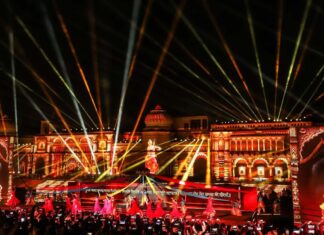 इन दिनों मधुर-मधुर मेरे दीपक जल – डॉ योगेन्द्र