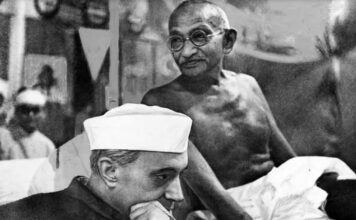 महात्मा गांधी का लेख “The Doctrine of the Sword” Gandhi and Nehru