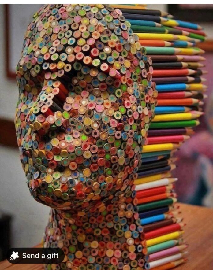 Art : Molly Gambardelia