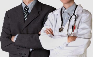 महात्मा गांधी की दृष्टि और वकील और डॉक्टर – डॉ योगेन्द्र lawyer and doctor