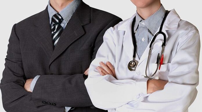 महात्मा गांधी की दृष्टि और वकील और डॉक्टर – डॉ योगेन्द्र lawyer and doctor