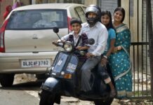 झूठे आंकड़ों का भूखा है मध्यवर्ग – अरुण कुमार त्रिपाठी middle class in india