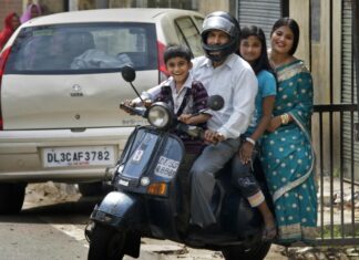 झूठे आंकड़ों का भूखा है मध्यवर्ग – अरुण कुमार त्रिपाठी middle class in india