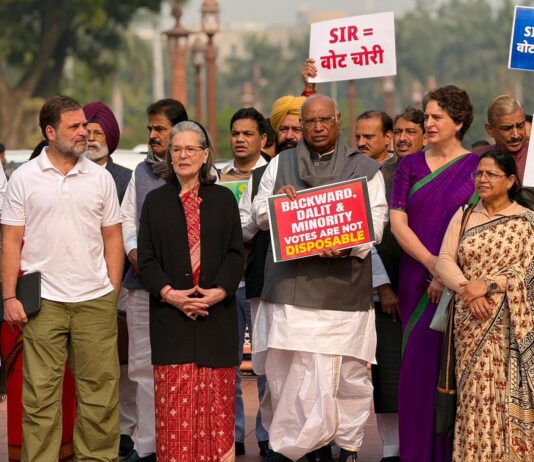 लोकतंत्र पर मंडराते खतरे – डॉ योगेन्द्र Threats to democracy