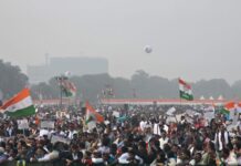 क्रोधित लोकतंत्र में हम लोगों का भविष्य – अरुण कुमार त्रिपाठी