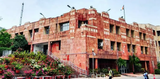 संस्थानों की दीवारों में छिपी ईर्ष्या – परिचय दास JNU