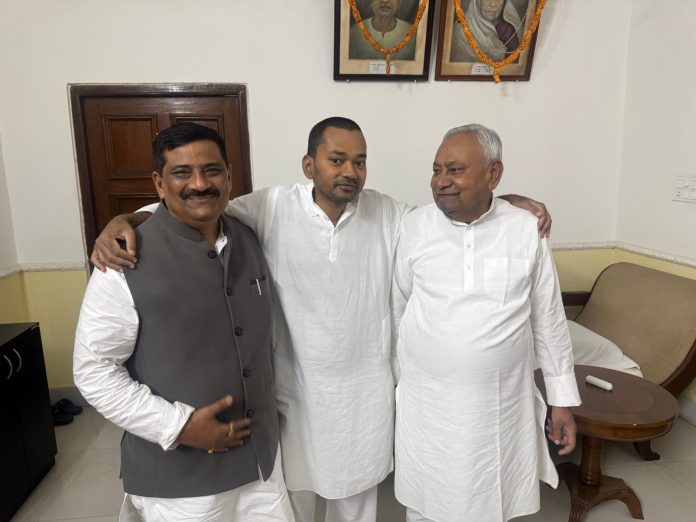 नीतीश कुमार