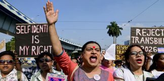 तीसरी प्रकृति से डरी बेचारी मर्दानगी – योगेन्द्र यादव Poor masculinity, terrified of the third gender.