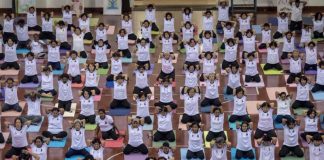 जहाँ श्रम योग बन जाता है – परिचय दास Yoga Day