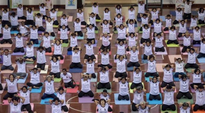 जहाँ श्रम योग बन जाता है – परिचय दास Yoga Day