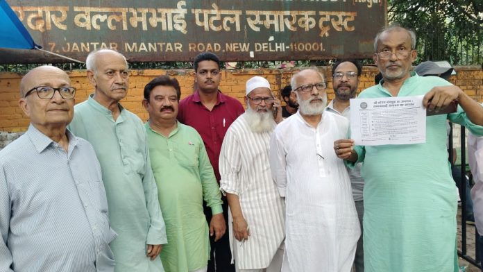 Sonam Wangchuk's Hunger Strike: Support from Samajwadi Samagam