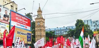 डूबते लोकतंत्र को जेन जी का किनारा – अरुण कुमार त्रिपाठी Gen Z: A Lifeline for a Sinking Democracy