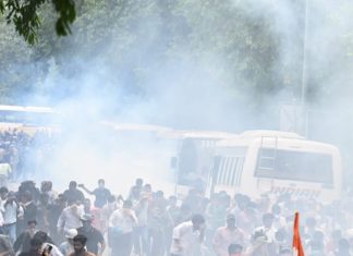 जब दिल्ली की सड़कों पर जवानी ने अंगड़ाई ली – दीपक धोलकिया When youth stirred on the streets of Delhi—