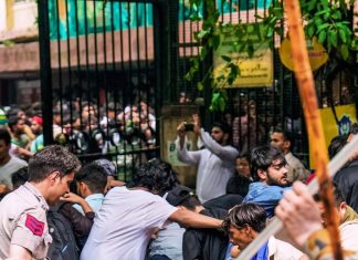 अहिंसक आंदोलन पर सत्ता की दबंगई – डॉ योगेन्द्र The authorities' high-handedness against a non-violent movement.
