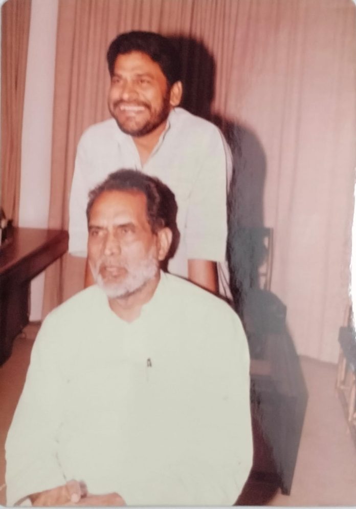 First-hand recollections on the death anniversary of Chandrashekhar-ji! First-hand recollections on the death anniversary of Chandrashekhar-ji!