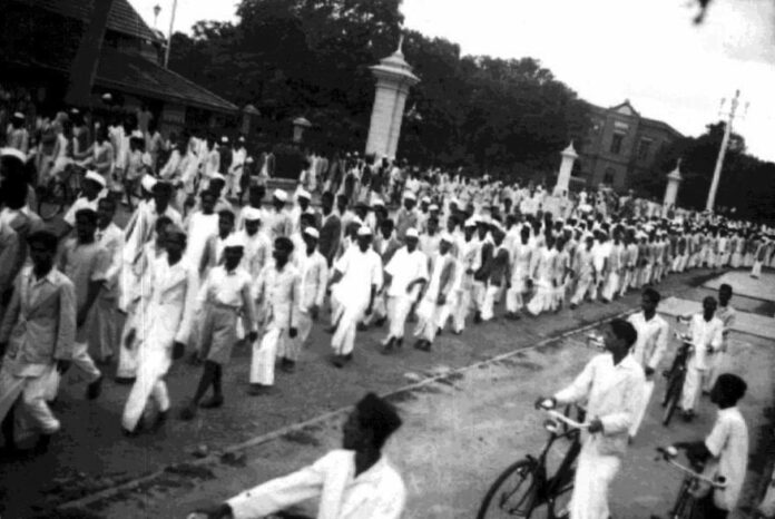 Procession_at_Bangalore_during_Quit_India_movement,_by_Indian_National_Congress